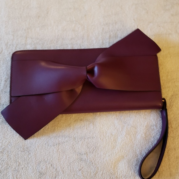a new day Handbags - Purple Bow Clutch